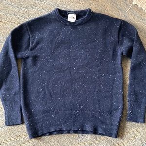Women’s speckled navy North Face sweater excellent condition